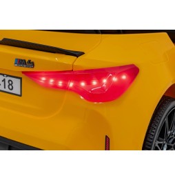 Vehicul BMW M4 galben pentru copii