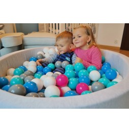 Children's Dry Pool with 200 Balls