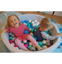 Children's Dry Pool with 200 Balls