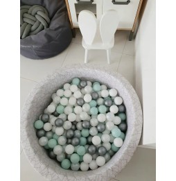 Dry Ball Pit with 250 Balls 30x90