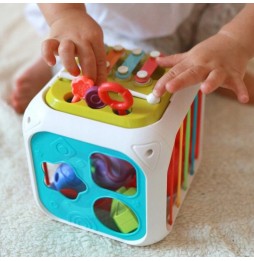 Woopie Baby activity cube for children