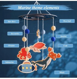 Drewniana karuzela do łóżeczka z morskimi zawieszkami