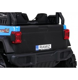 Vehicul Master Of Terrain albastru cu tracțiune 4x4