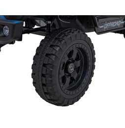 Vehicul off-road 4x4 sport negru