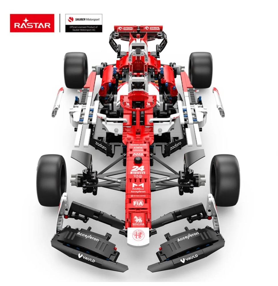 1:8 Alfa Romeo F1 C42 Model 2261 Pieces