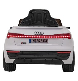 Vehicul Audi SQ8 alb pentru copii