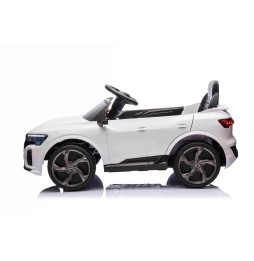 White Audi SQ8 Vehicle for Kids with Remote