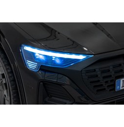 Pojazd Audi SQ8 czarny z pilotem i światłami LED