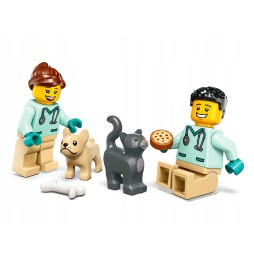 LEGO Ambulanță - set 58 piese