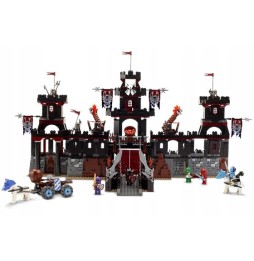 Lego 8877 Fortăreața Întunecată a lui Vlad