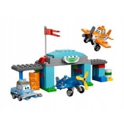 LEGO DUPLO Skipper's Flying School