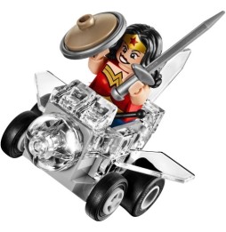 LEGO 76070 Wonder Woman și Doomsday