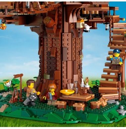 LEGO Ideas Domek na drzewie 21318