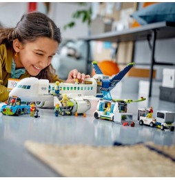 LEGO City samolot pasażerski 913 elementów