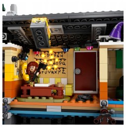 LEGO 75810 The Upside Down - Stranger Things