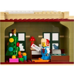 LEGO Icons 10308 Holiday Street Set