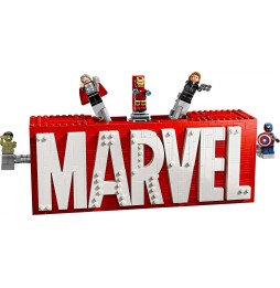 LEGO Marvel 76313 Logo cu minifigurine