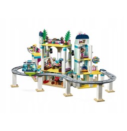 LEGO Friends - Complex Turistic în Heartlake 41347