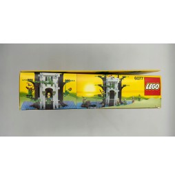 Lego 6077 Forestmen's River Fortress new