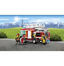 LEGO City wóz strażacki 60002