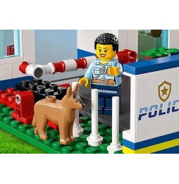 LEGO City 60316 Secția de poliție - 668 de piese