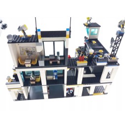 LEGO City 7744 Police Station - building set