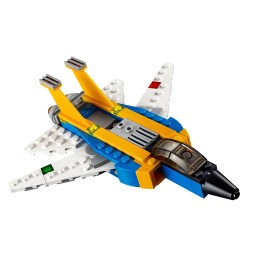 LEGO 31042 Creator 3w1 - Super mașină de curse