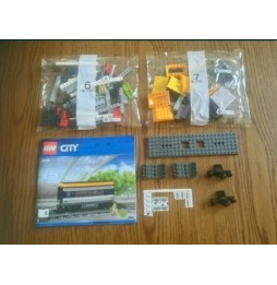 LEGO City 60197 Wagon pasażerski z minifigurką