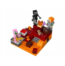 LEGO Minecraft 21139 Battle in the Nether Set