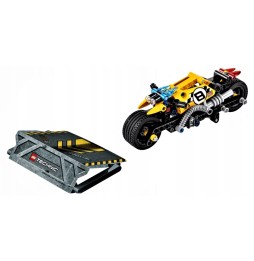 LEGO Technic Kaskaderski motocykl 42058