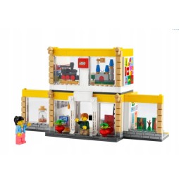 LEGO Classic 40574 Store Set - 541 Pieces