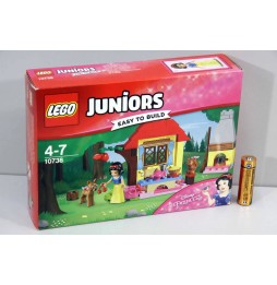 LEGO Juniors 10738 - Leśna chata Królewny Śnieżki