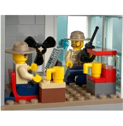 LEGO City 60069 Swamp Police Station