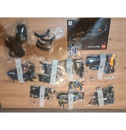 LEGO Technic 42127 Batmobil Set