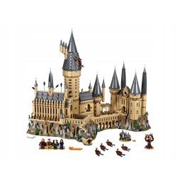 LEGO Harry Potter Castelul Hogwarts și Casa pe apă