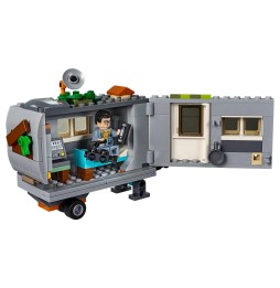 LEGO Jurassic World Clash with Baryonyx 75935