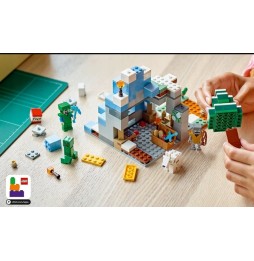 LEGO Minecraft Vârfuri Acoperite cu Zăpadă și Peștera