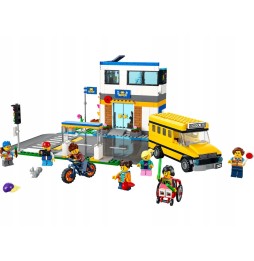 LEGO City 60329 A Day at School