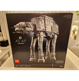 LEGO Star Wars AT-AT 75313 Outlet Cutie Deteriorată