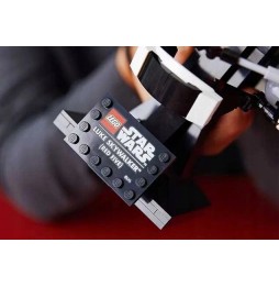 LEGO Star Wars Luke Skywalker Helmet 75327