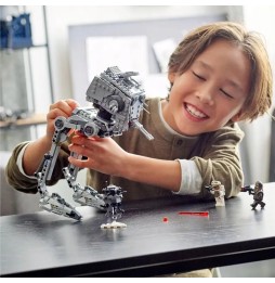 LEGO Star Wars AT-ST de pe Hoth 75322 - 586 de piese