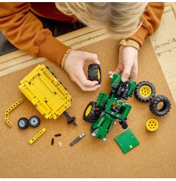 LEGO Technic tractor John Deere 9620R cu remorcă