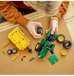 LEGO Technic traktor John Deere 9620R z przyczepą