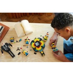 LEGO Minions - Gru and Minions Building Set 75582