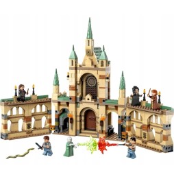 LEGO Harry Potter Bătălia de la Hogwarts 730 piese