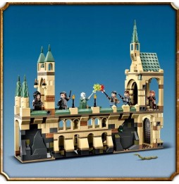 LEGO Harry Potter Bătălia de la Hogwarts 730 piese